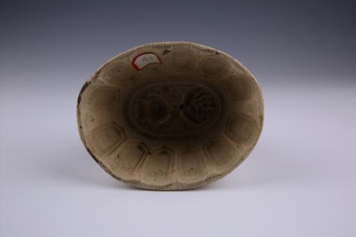清椭圆形蕉叶纹青黄釉瓷范