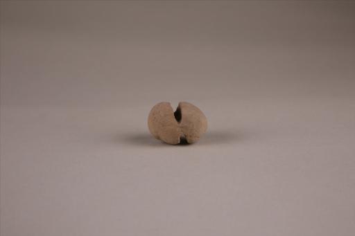 商椭圆形凹槽夹细砂红褐陶网坠