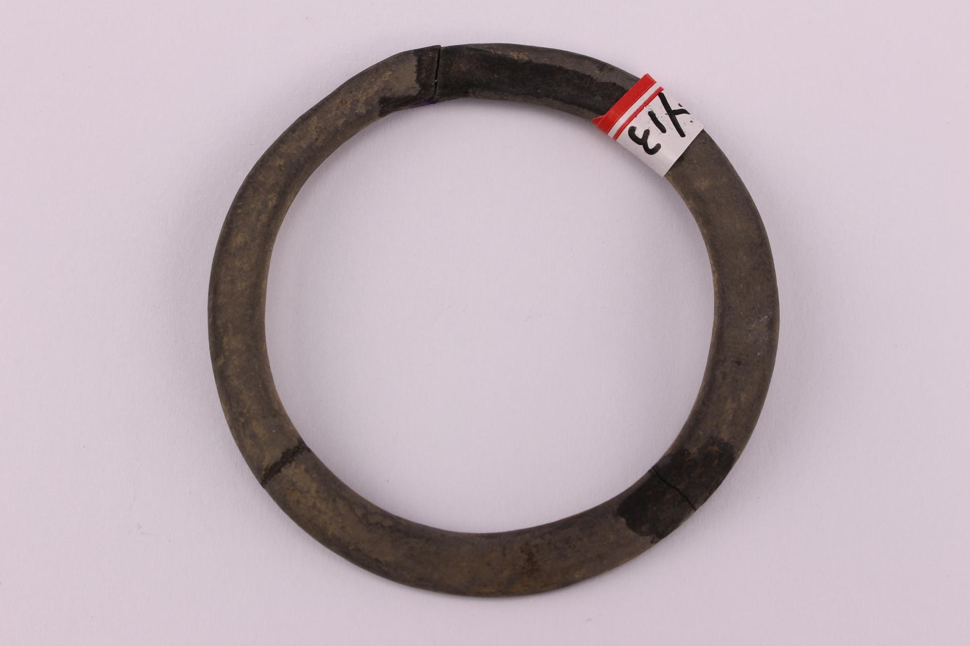 新石器时代屈家岭文化夹砂黑陶环