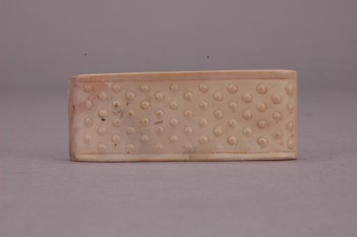 东汉圆点纹玉璏