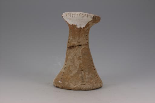 新石器时代大溪文化斜顶高柄戳印纹红陶支座