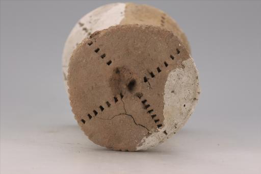 新石器时代大溪文化斜顶高柄戳印纹红陶支座