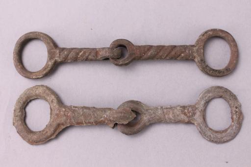 战国早期绹索纹铜马衔