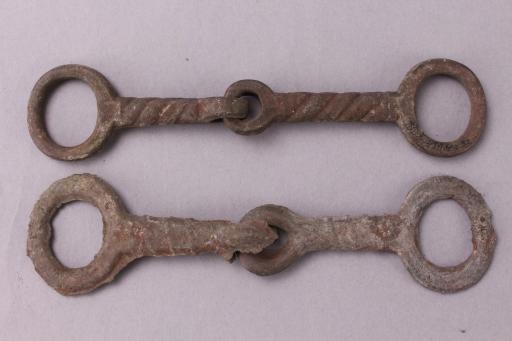 战国早期绹索纹铜马衔