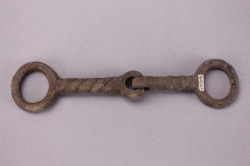 战国早期綯索纹铜马衔