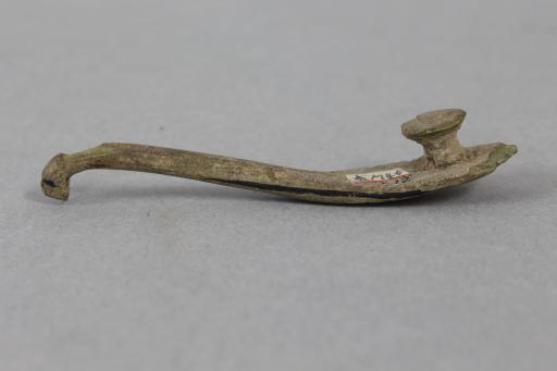 战国时期鸟首卷云纹铜带钩