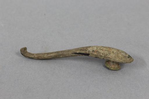 战国时期鸟首卷云纹铜带钩