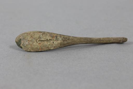 战国时期鸟首卷云纹铜带钩