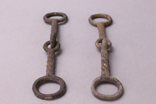 战国早期绹索纹铜马衔