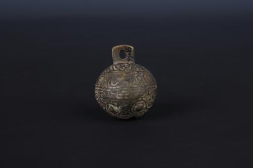 清方钮扁球体虎纹铜銮铃