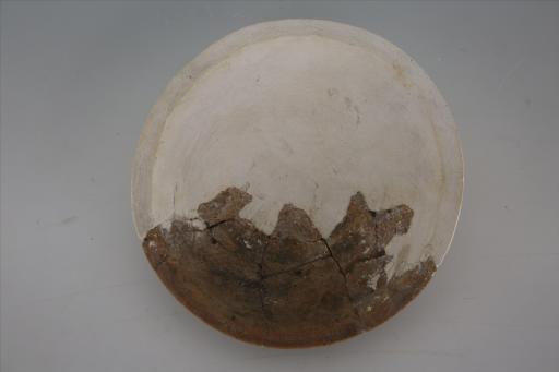 战国时期宽沿浅弧腹泥质灰褐陶盘