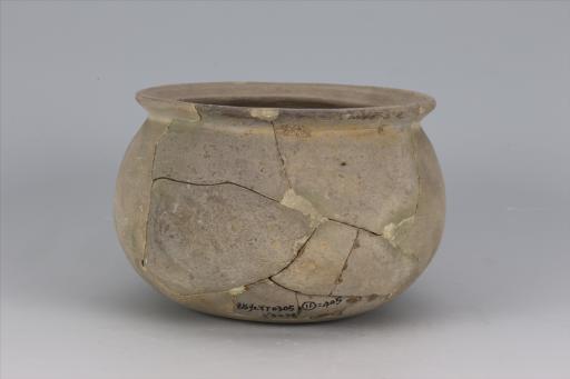 新石器时代大溪文化鼓腹平底灰陶罐