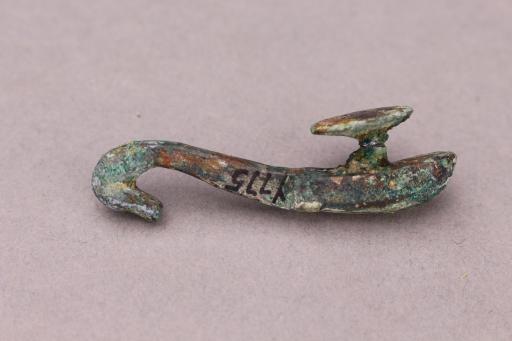 汉鸭首铜带钩
