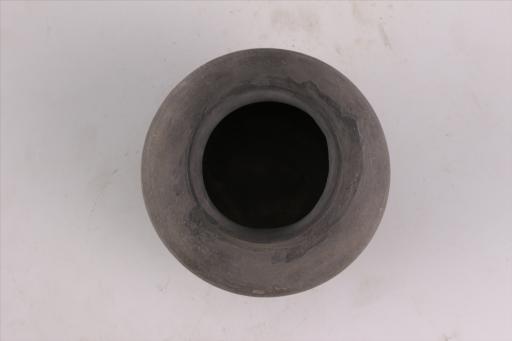 新石器时代屈家岭文化敛口鼓腹圈足细泥黑陶盂形器