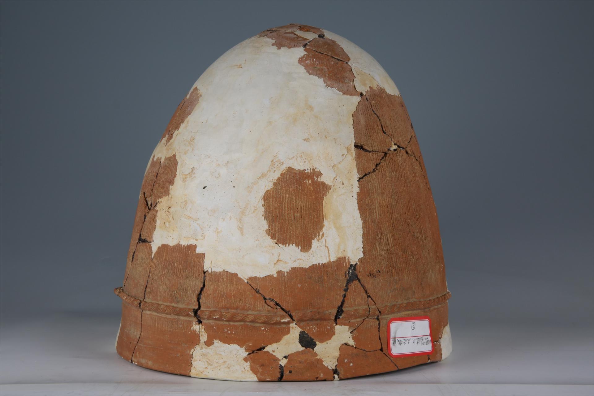 商敞口斜腹尖底附加堆纹绳纹夹砂红陶缸