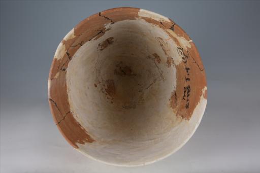 商敞口斜腹尖底附加堆纹绳纹夹砂红陶缸