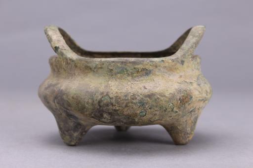 明宣德五年锥足铜香炉