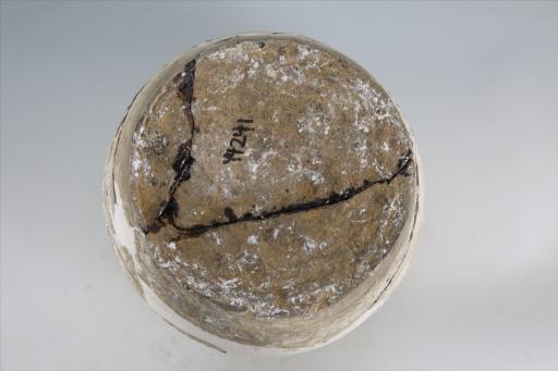 东汉敛口方唇鼓腹平底凸棱绳纹凹弦纹夹砂灰黄陶仓