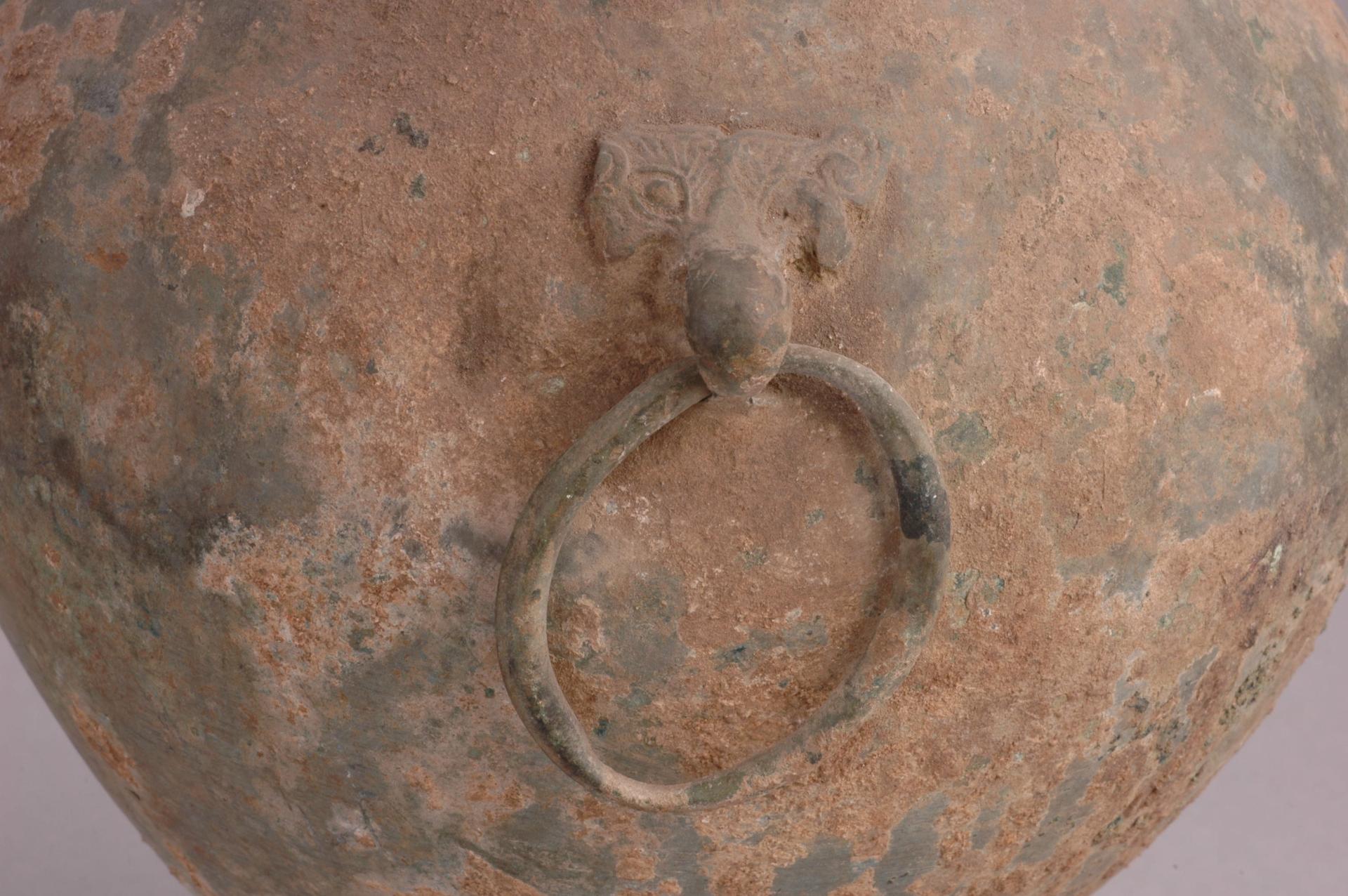 西汉鼓腹圈足饰铺首衔环铜壶