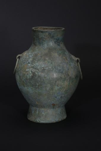 西汉鼓腹圈足饰铺首衔环铜壶