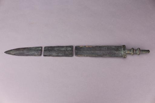 战国时期双箍窄格铜剑