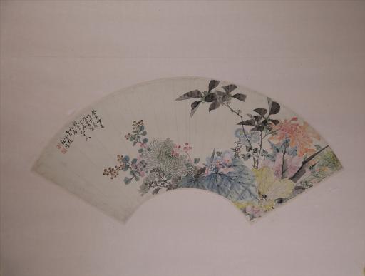 清钱鸿设色花卉图折扇面册