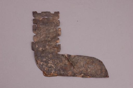 春秋时代曲尺形包锡箔锡饰片