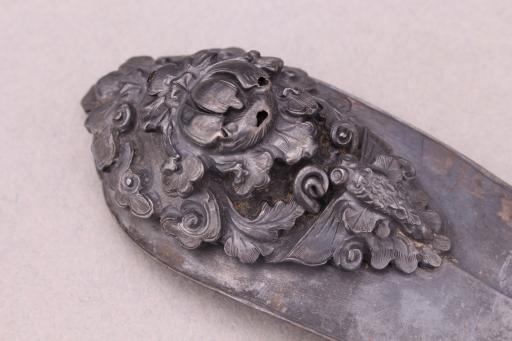 明扁形蝴蝶牡丹纹银簪