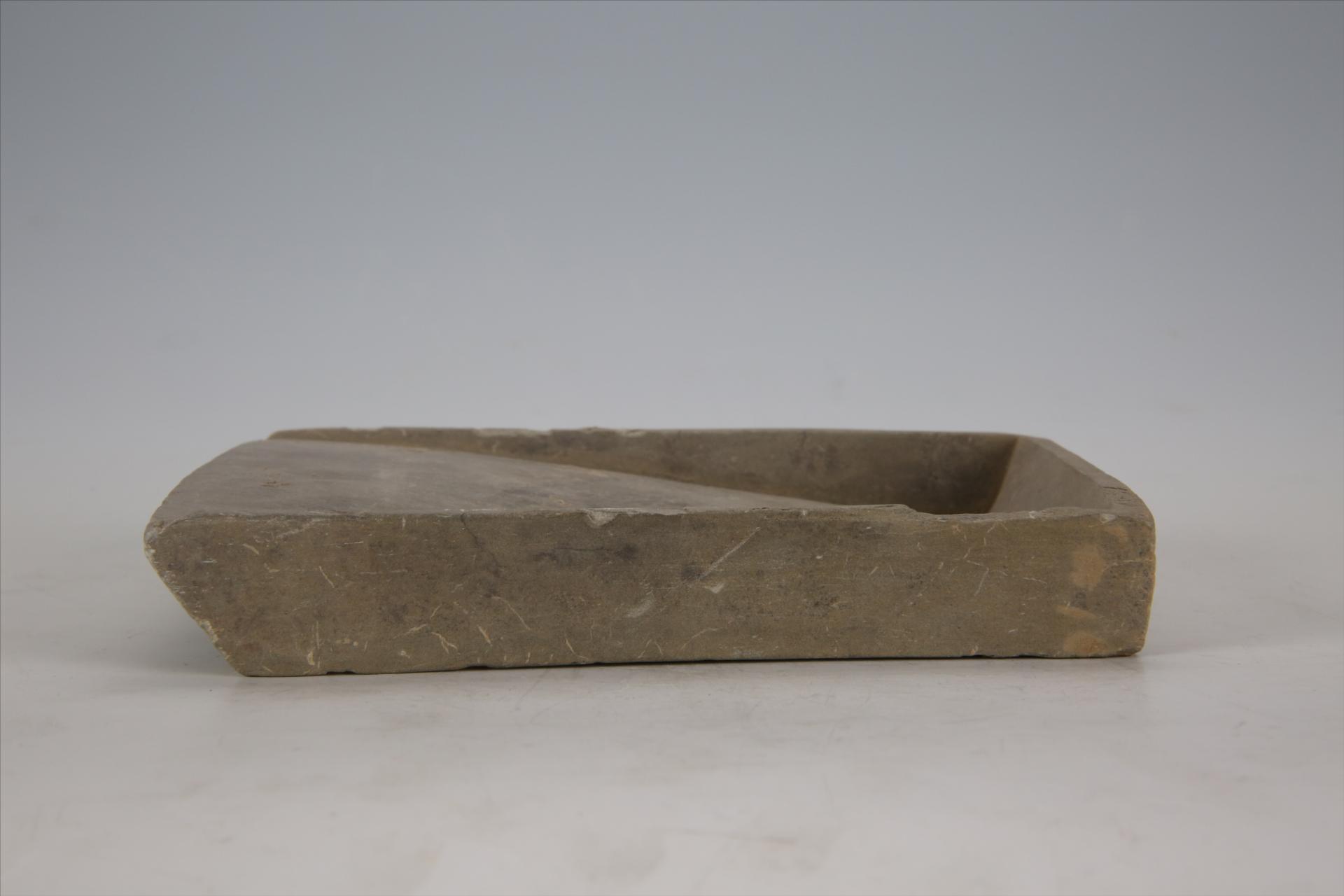 宋簸箕形青灰色石砚