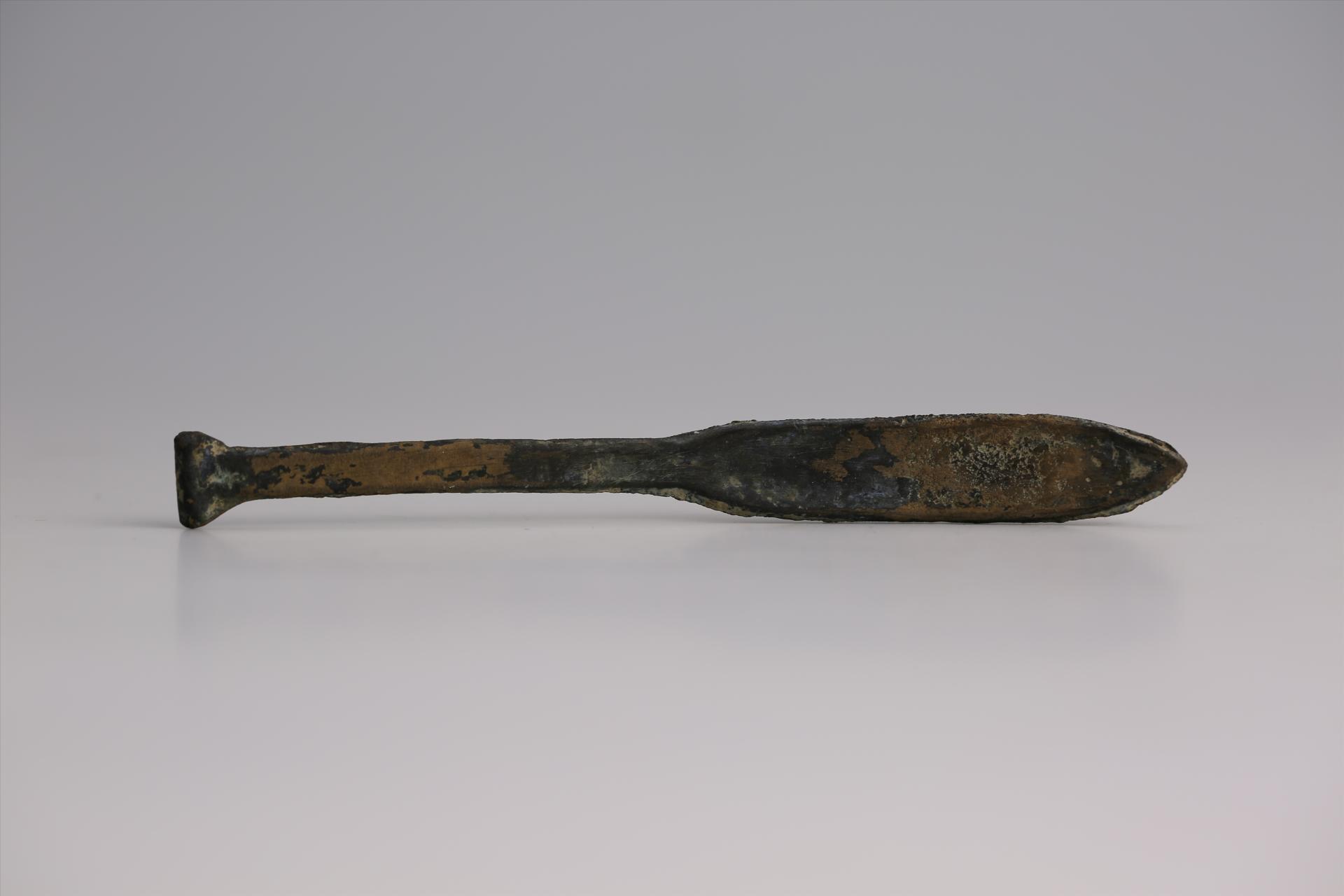 春秋时期圆首扁茎单刃铜匕