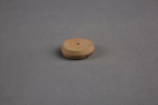 商算珠形中穿夹砂黄褐陶纺轮