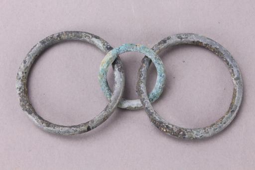 战国时期素面三连铜环