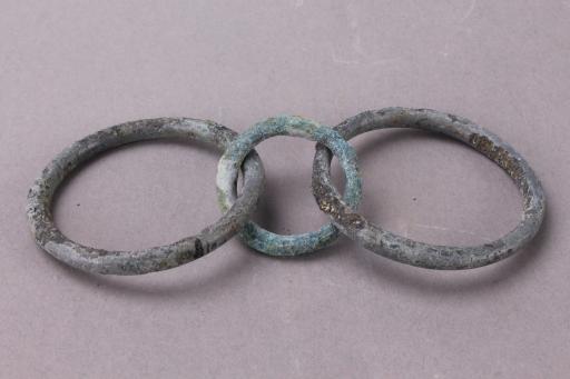 战国时期素面三连铜环