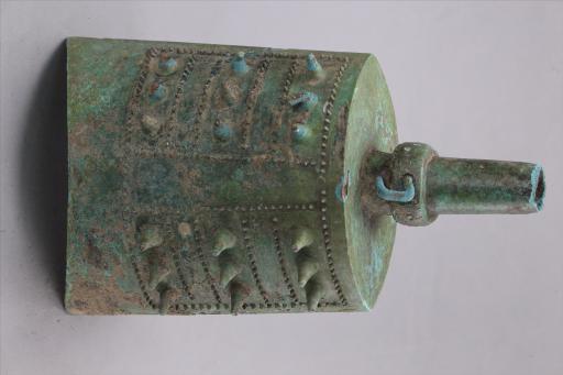 西周晚期乳丁云纹铜甬钟