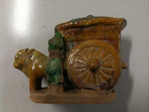 明胡人双轮三彩瓷器牛车