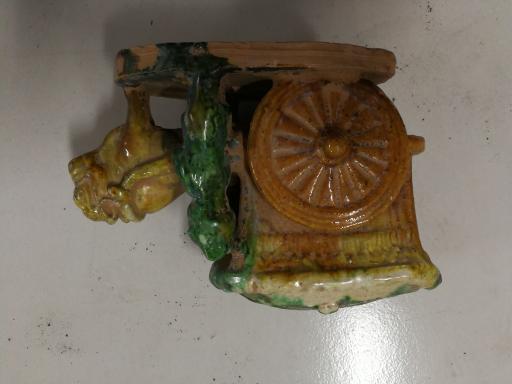 明胡人双轮三彩瓷器牛车