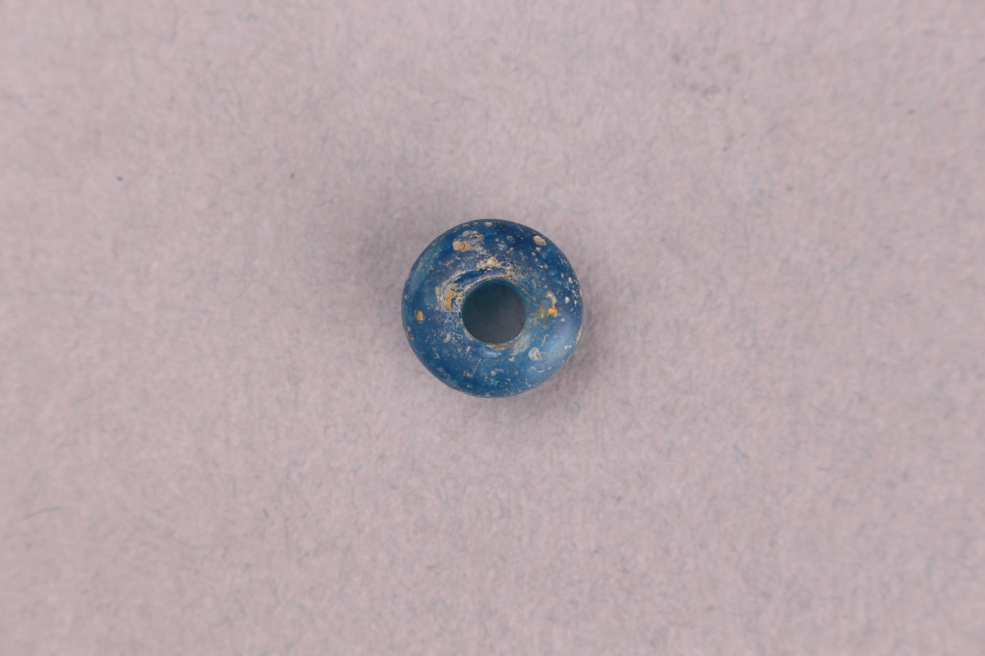 明蓝色琉璃料珠