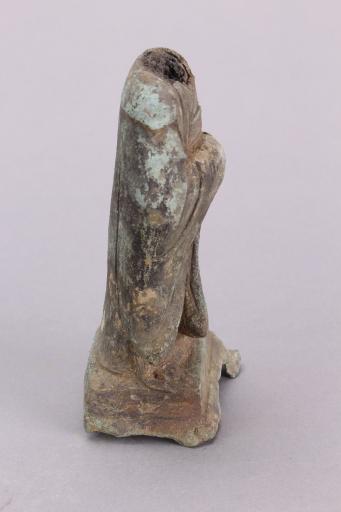 明须弥座站姿铜像