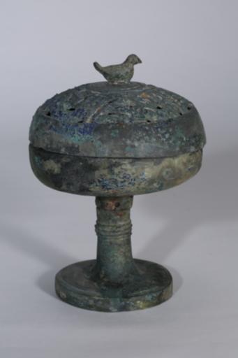 西汉鸟形盖钮圆盘底座铜熏