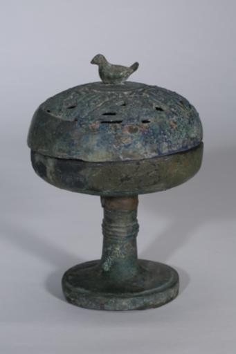 西汉鸟形盖钮圆盘底座铜熏