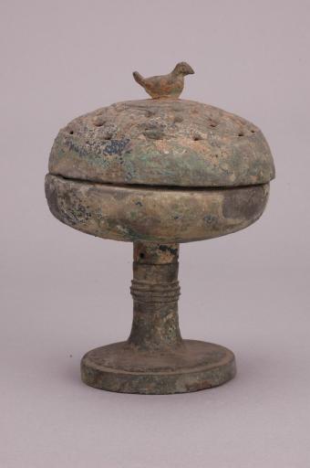 西汉鸟形盖钮圆盘底座铜熏