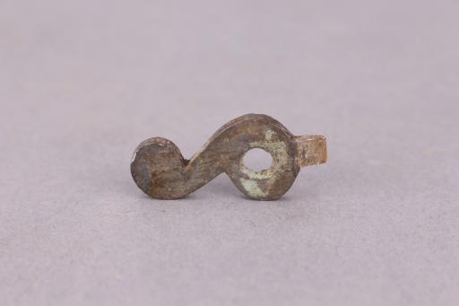 汉“S”形铜钮