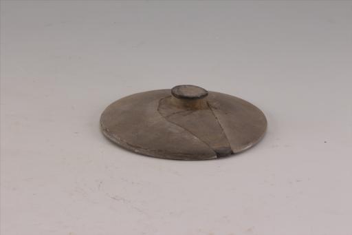新石器时代屈家岭文化弧顶圆柱形钮细泥质黑陶器盖