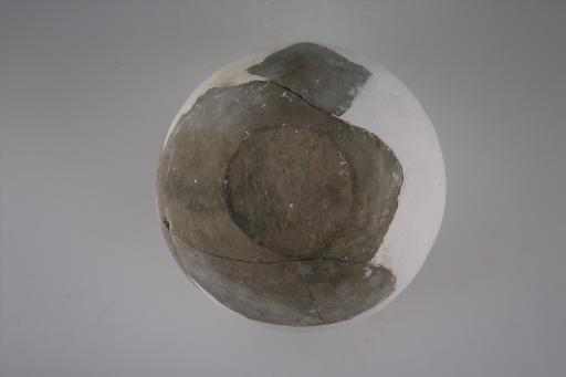 新石器时代屈家岭文化敛口折腹平底泥质灰陶盆