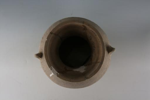 东汉盘口束颈鼓腹圈足环耳菱形暗纹泥质灰陶罐