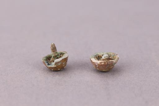 汉伞帽圆锥钉鎏金铜泡钉