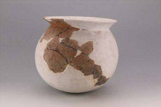 新石器时代城背溪文化鼓腹圜底绳纹夹砂褐陶釜