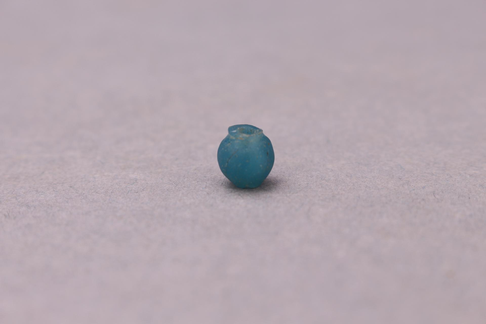 汉浅蓝色琉璃料珠