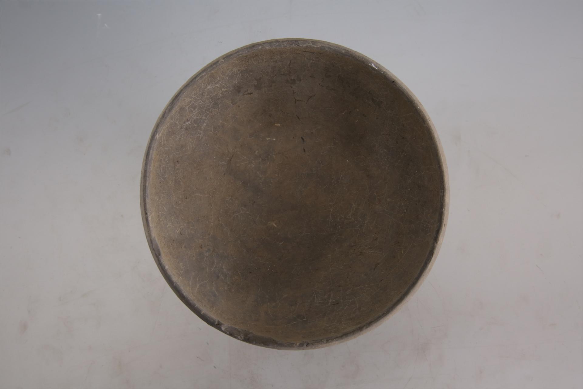 战国时期敞口斜壁直柄喇叭状圈足泥质灰陶豆