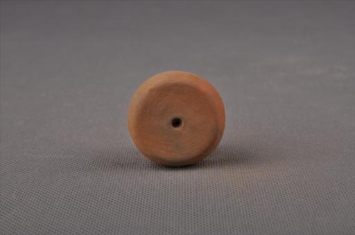 新石器时代屈家岭文化算珠形中穿夹细砂黄褐陶纺轮